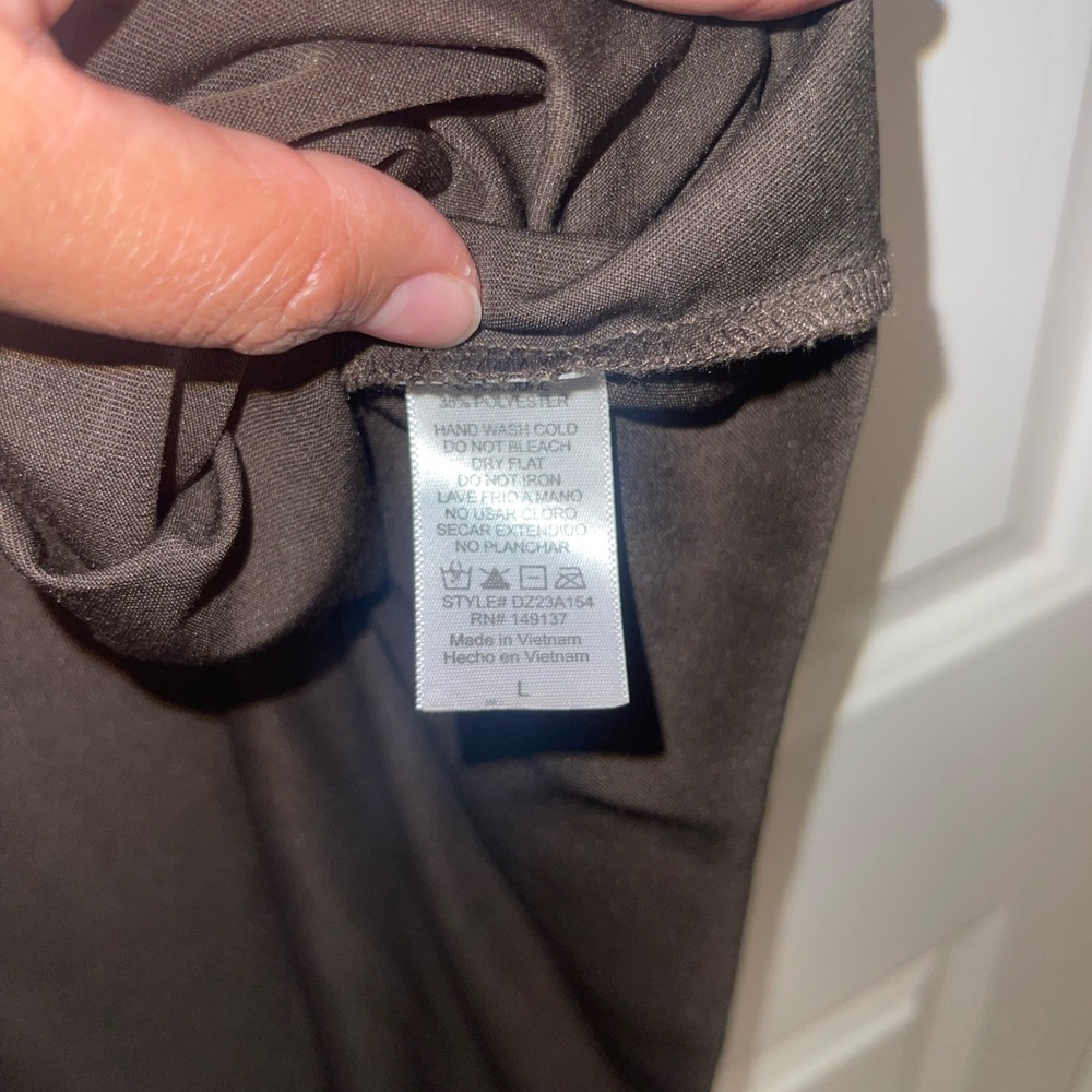 Elegant Brown Sleeveless Dress - Picture 4 of 4